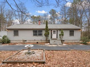 107 Pleasant Ln, Milford, PA 18337