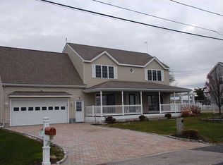 51 Basin Rd, Narragansett, RI 02882