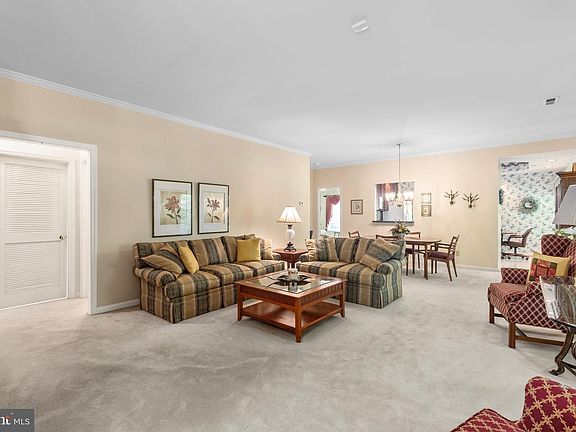 5th image of 9416 Glascow Dr