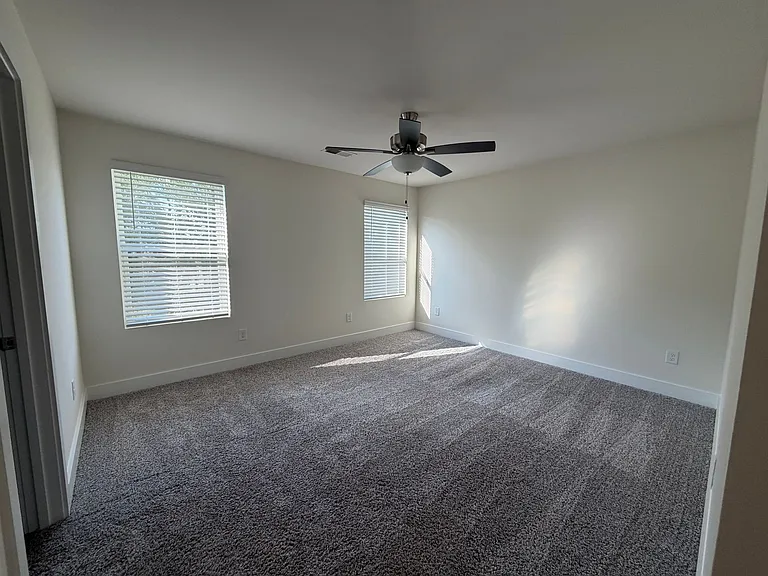 814 Thread Way — Photo 16
