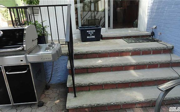 3rd image of 33 Morris Ave