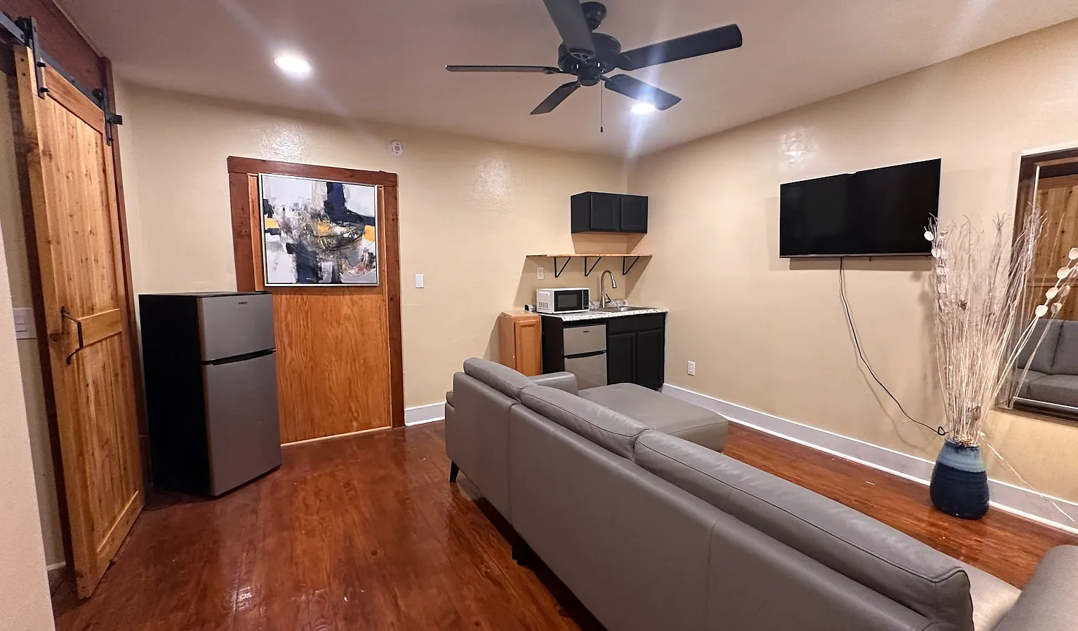 111 Drake Street, Unit A — Photo 3