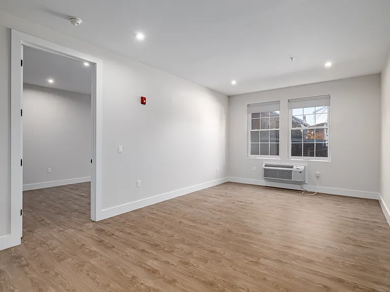 196 Dayton Ave #305 — Photo 4
