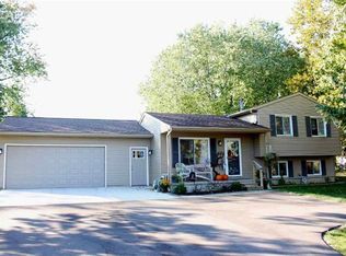 1449 W Thompson Rd, Fenton, MI 48430