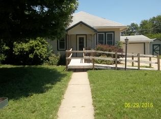 2206 Roanoke Ln, Newton, KS 67114