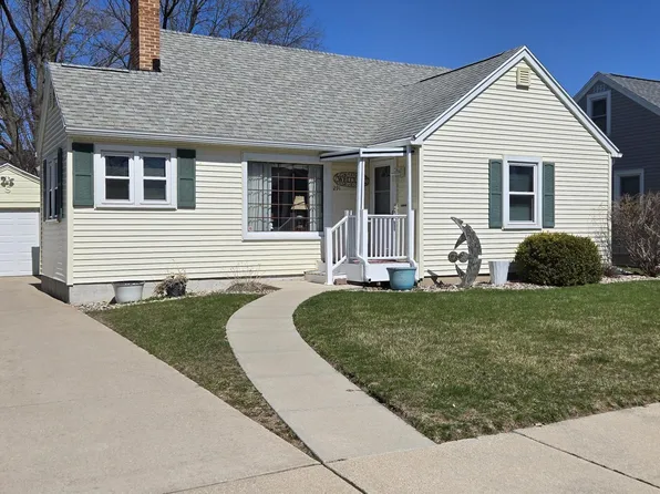 291 15th St, Fond Du Lac, WI 54935