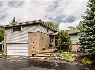 520 Appletree Ln, Deerfield, IL 60015