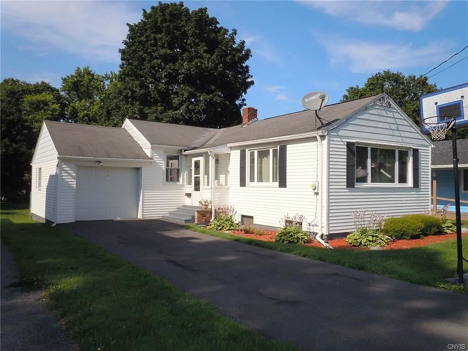 1st image of 169 Oakley Dr E