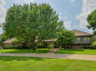 12516 Buena Vista St, Leawood, KS 66209