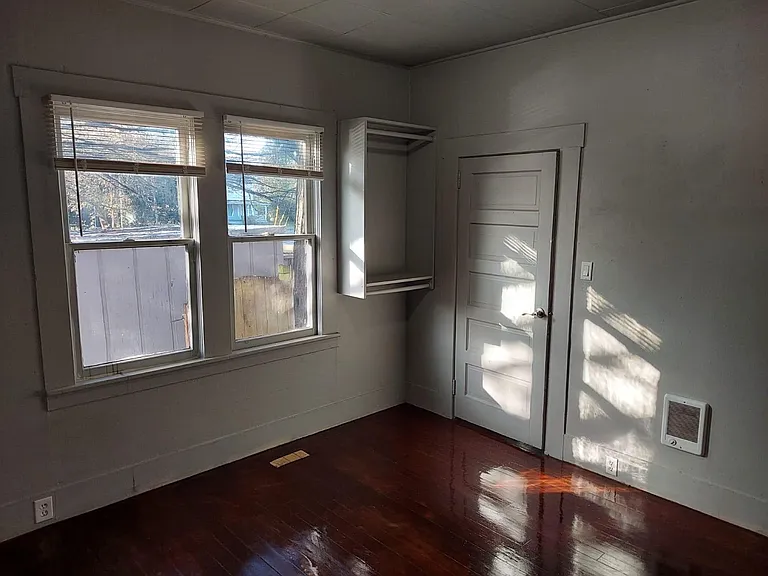 850 NW Polk Ave — Photo 9