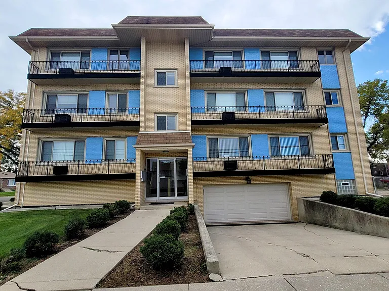 9600 S Komensky Ave — Photo 13