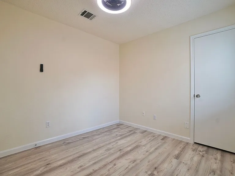 13102 Staton Dr — Photo 17