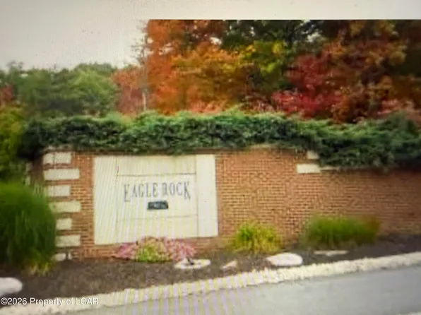 13 Sisilia Ln, Hazleton, PA 18202