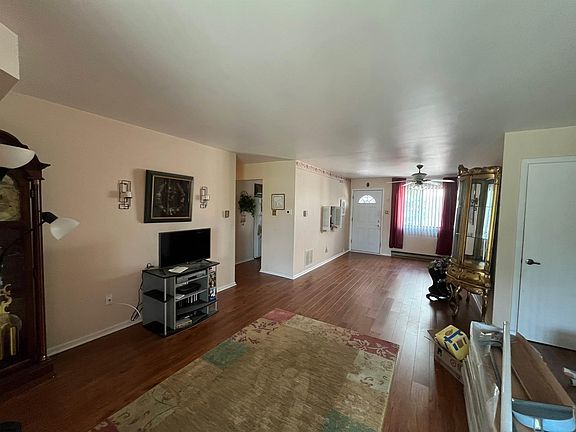 2nd image of 171 N Basin Dr #171