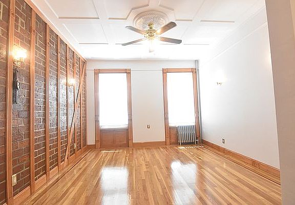 3rd image of 688 Manhattan Ave APT 3R