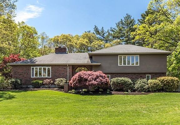 2nd image of 9 N Hill Dr