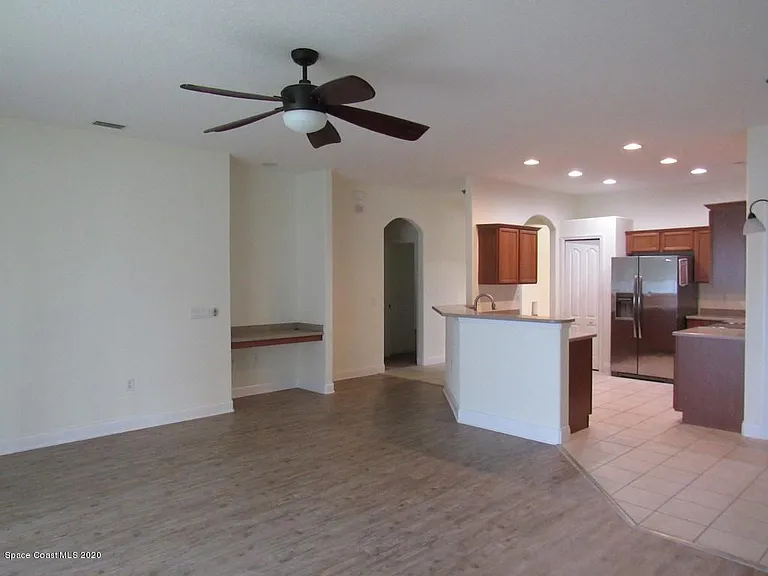 1741 Bridgeport Cir — Photo 16