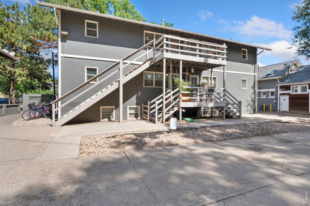 211 E Mulberry St #2