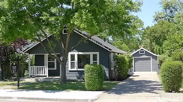 2247 Cantalier St photo 1
