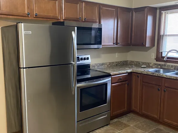 2705 Black Bridge Rd, Janesville, WI 53545
