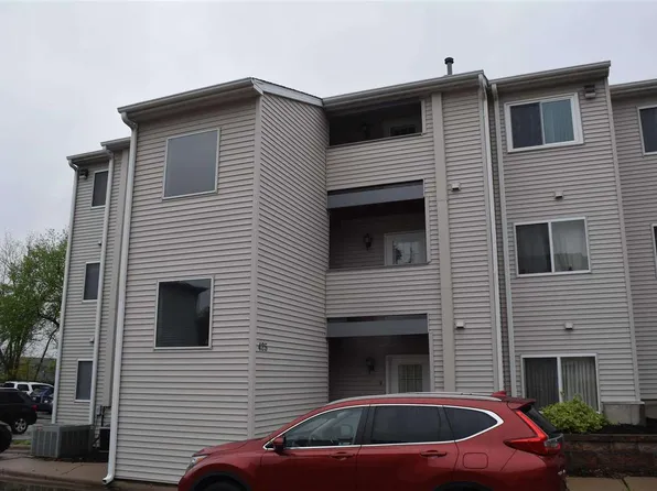 425 6th Ave APT F, Coralville, IA 52241