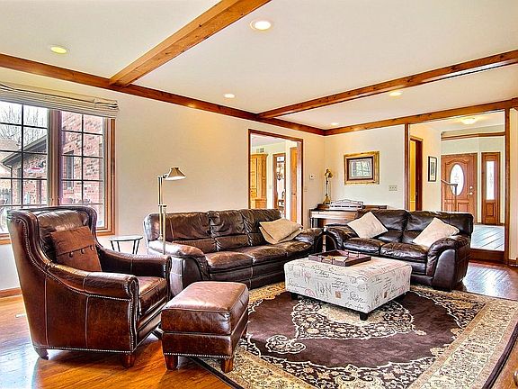 3rd image of 4105 Brentwood Dr