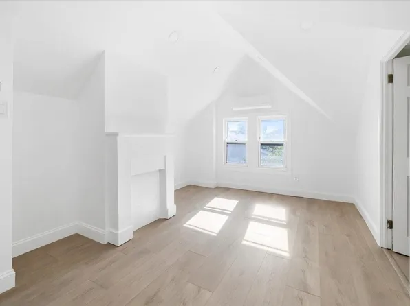 46 Garden Place image 22 of 34