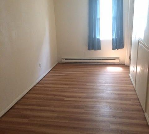 3rd image of 225 Washington St