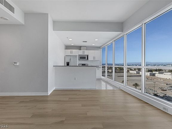 4th image of 4525 Dean Martin Dr Unit 1010