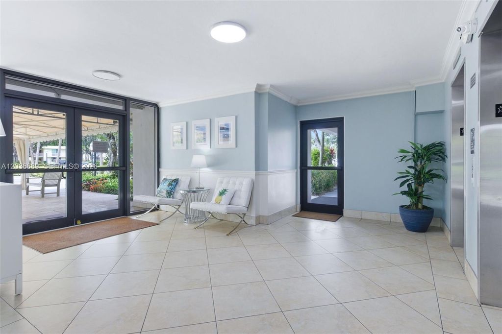 3200 N Palm Aire Dr APT 501, photo 6