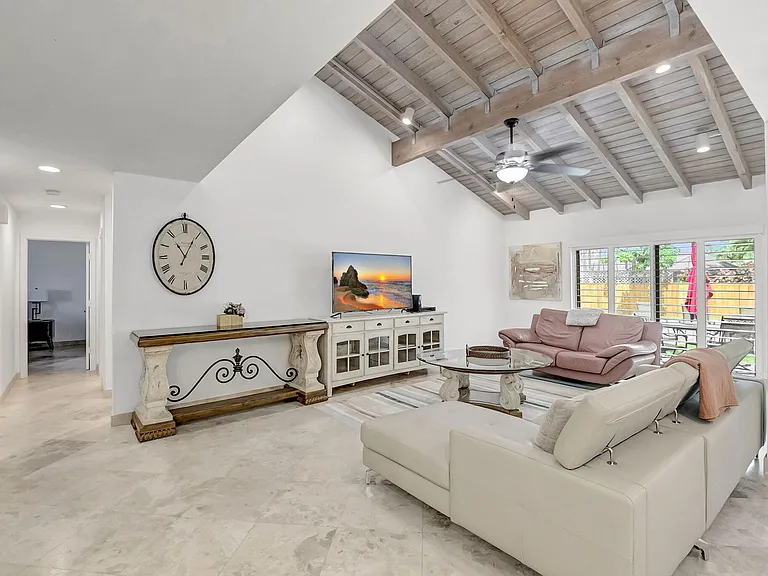 804 Foxpointe Cir — Photo 8