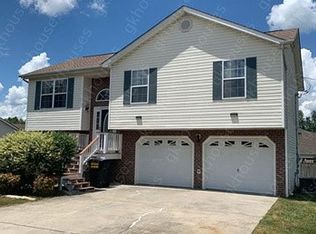 563 N Peppercorn Ln, Rossville, GA 30741
