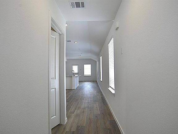 3rd image of 4009 Bronco Station Ln