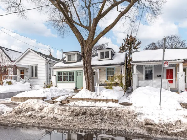 146 Hanson St, Toronto, ON M4C 1A4