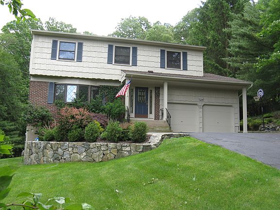 2nd image of 1 White Pine Ct
