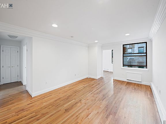 5th image of 525 W 49th St APT 4F