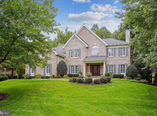 12731 Ox Meadow Dr, Herndon, VA 20171