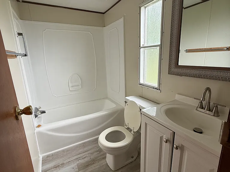 607 Sand Ln — Photo 7