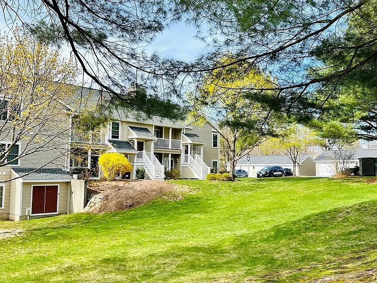 47 Bradford Commons Ln #47 — Photo 20