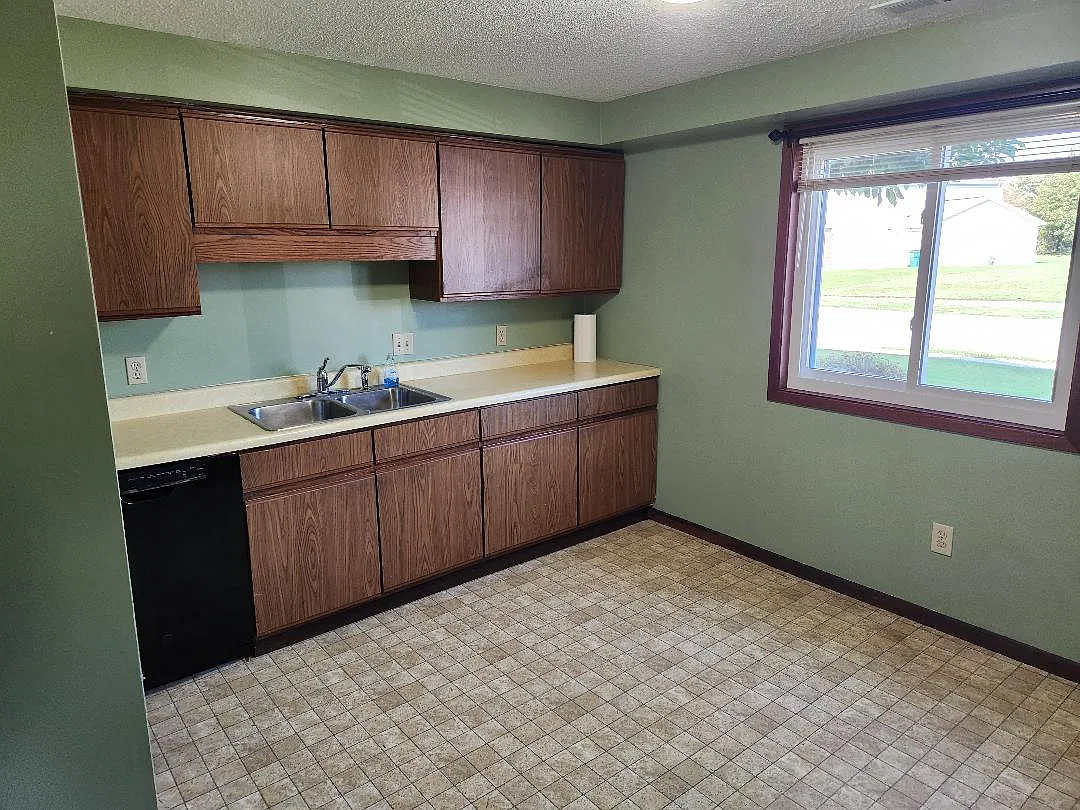 2 bed, 1.5 bath, 950 sqft, $1,195 — Photo 4