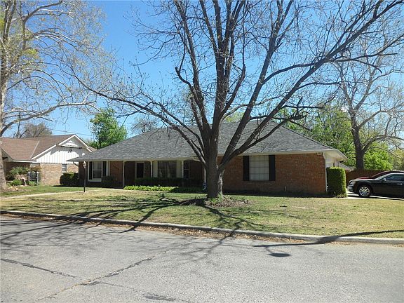 2nd image of 2700 N Windsor Blvd