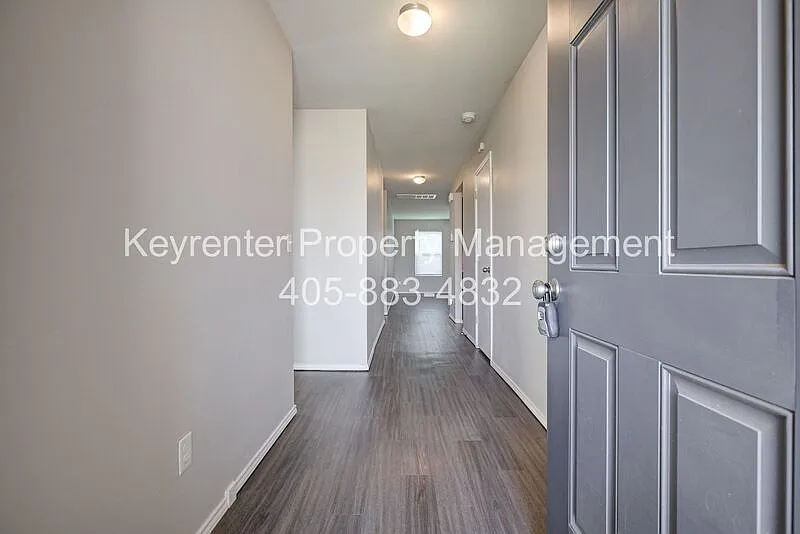 3 bed, 2.0 bath, 1413 sqft, $1,549 — Photo 4