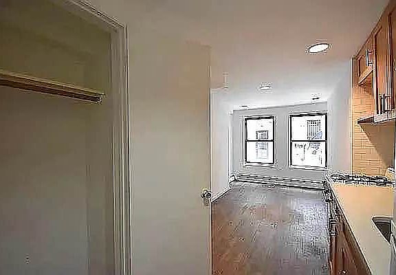 5th image of 515 E 12th St #B