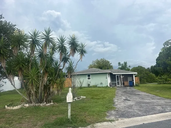 28 Burrstone Ave, Lehigh Acres, FL 33936