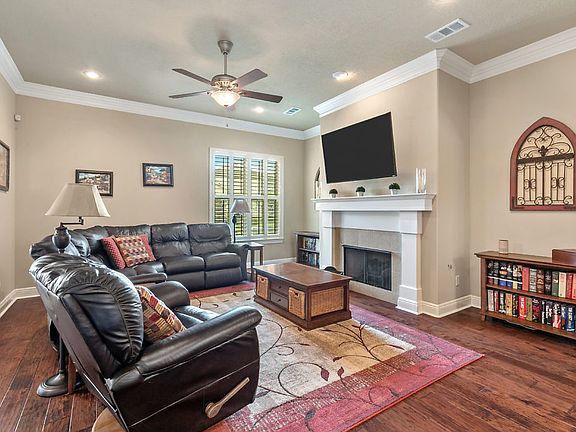 3rd image of 5808 Crape Ct #C