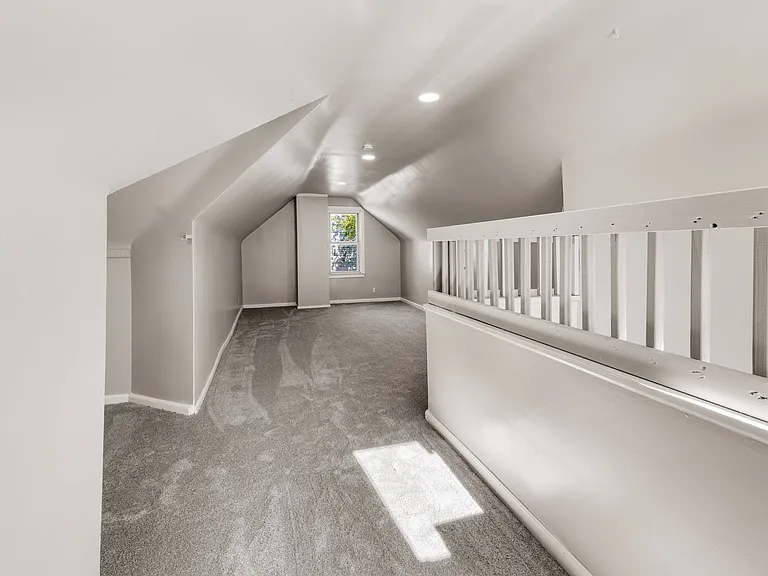 25477 Hopkins St — Photo 35