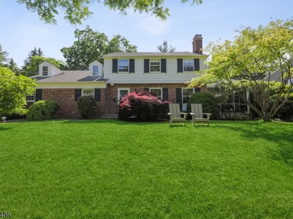 7 Holden Ln, Madison Boro, NJ 07940