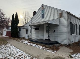 20948 Ridgemont Rd, Harper Woods, MI 48225