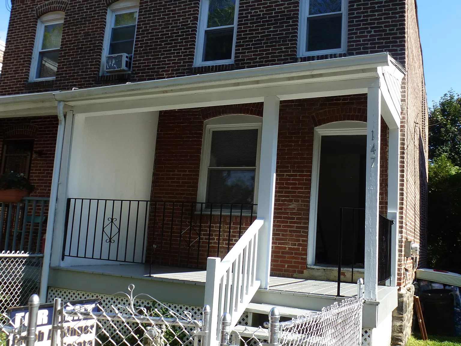 3 bed, 1008 sqft, $1,950 — Photo 1
