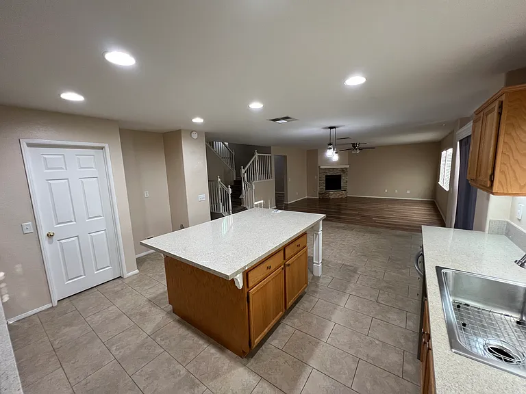 38109 Floricita St — Photo 9